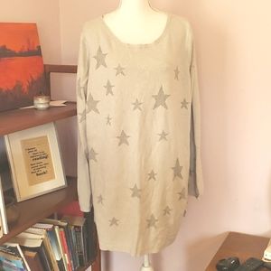Star print tunic length sweater